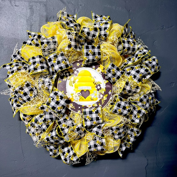 Possum Creek Boutique Other - Beautiful Bee Hive Wreath